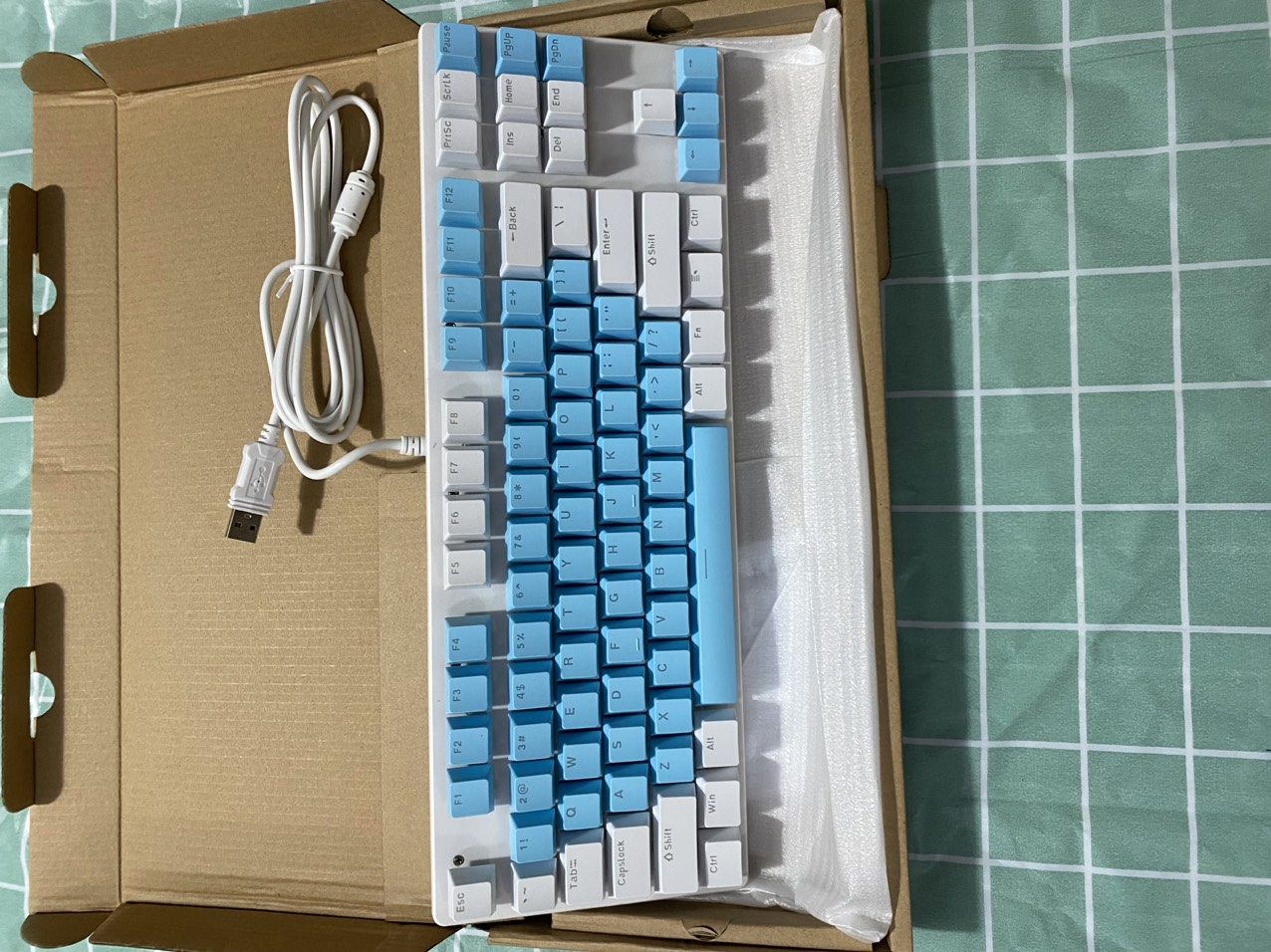 Bàn phím cơ gaming TKL 87 phím K400 Blue Switch