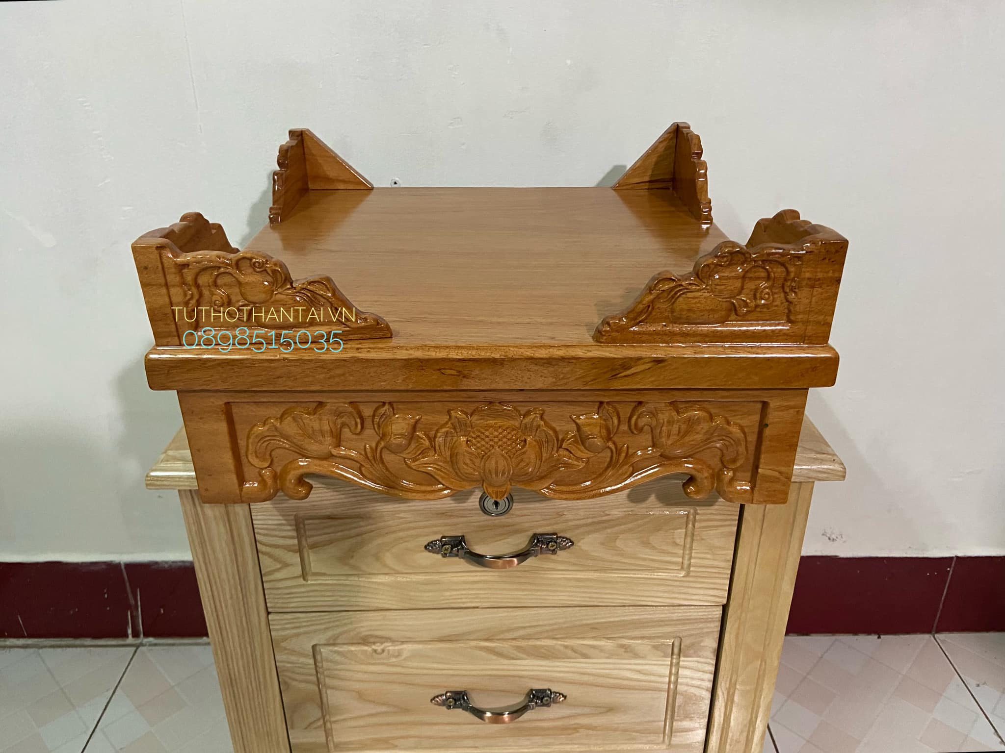 Bàn thờ treo tường chạm Hoa Sen 40CM - Gỗ Gõ Đỏ
