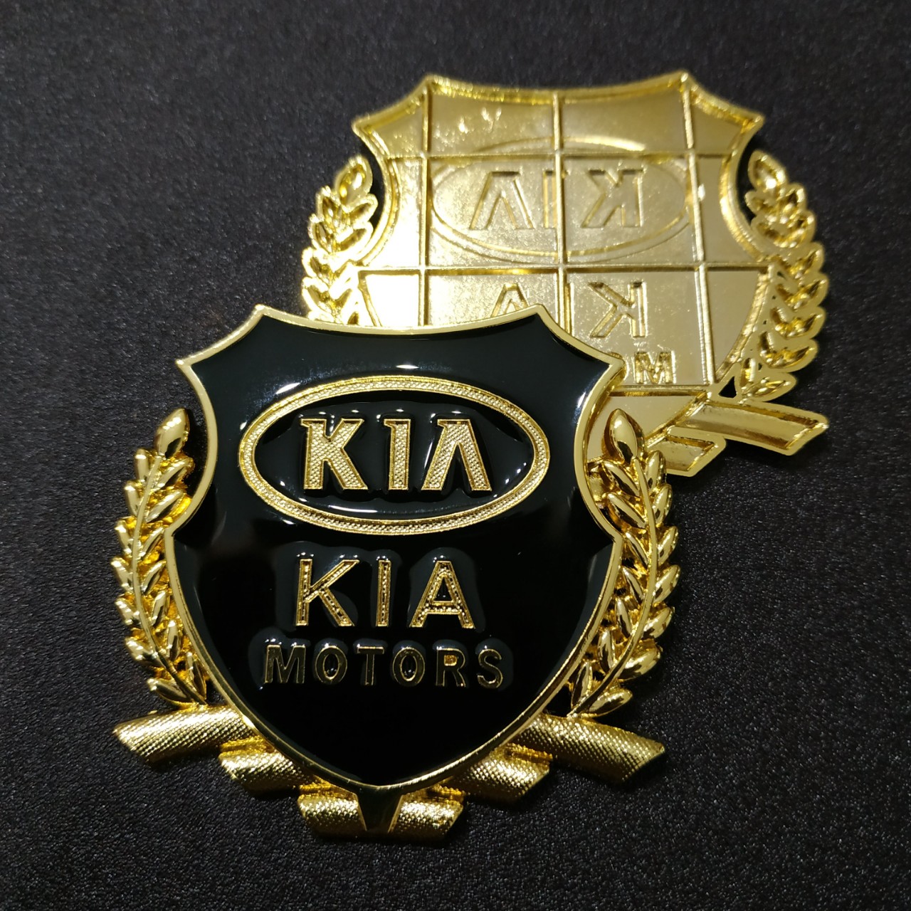 Cặp Logo bông lúa 5.1x5.5cm Kia motor hợp kim