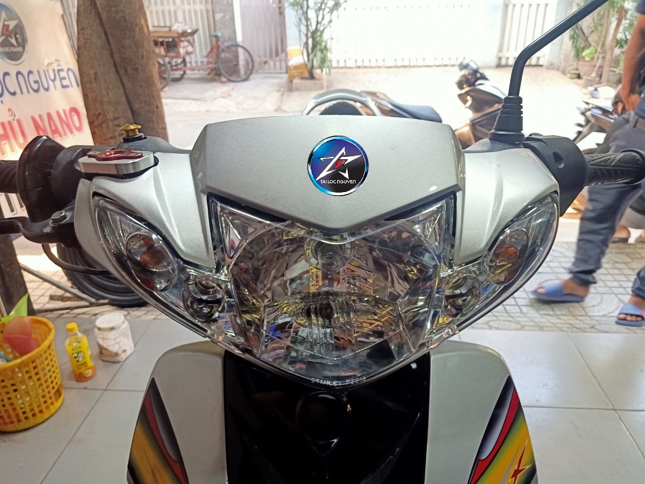 [HCM]BỘ ĐẦU ĐÈN SIRIUS HELLO (BỢ TRƯỚC  + CHÓA) MÀU ĐỎ/ BẠC