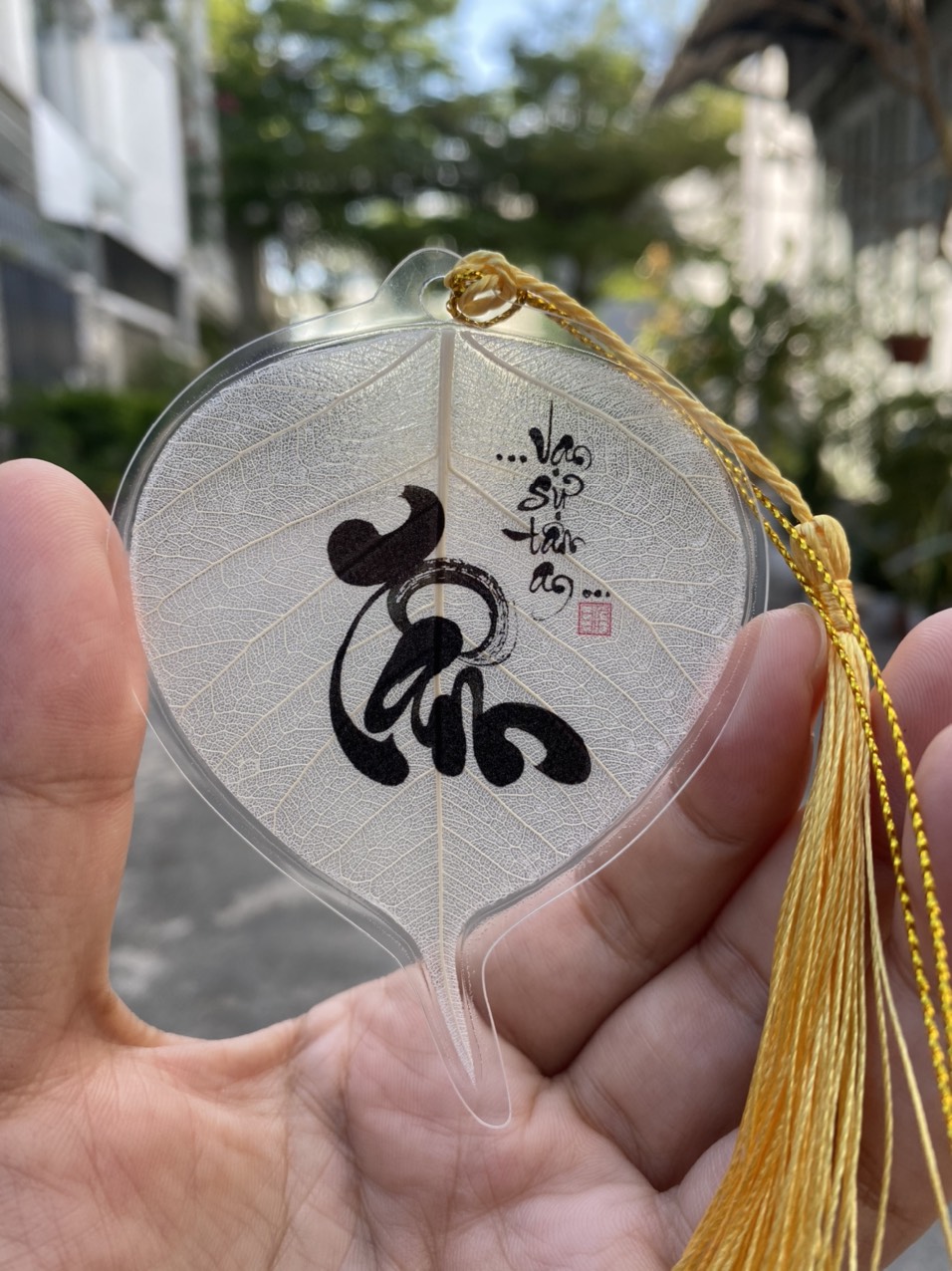 Lá bồ đề in chữ TÂM - VẠN SỰ TÂM AN
