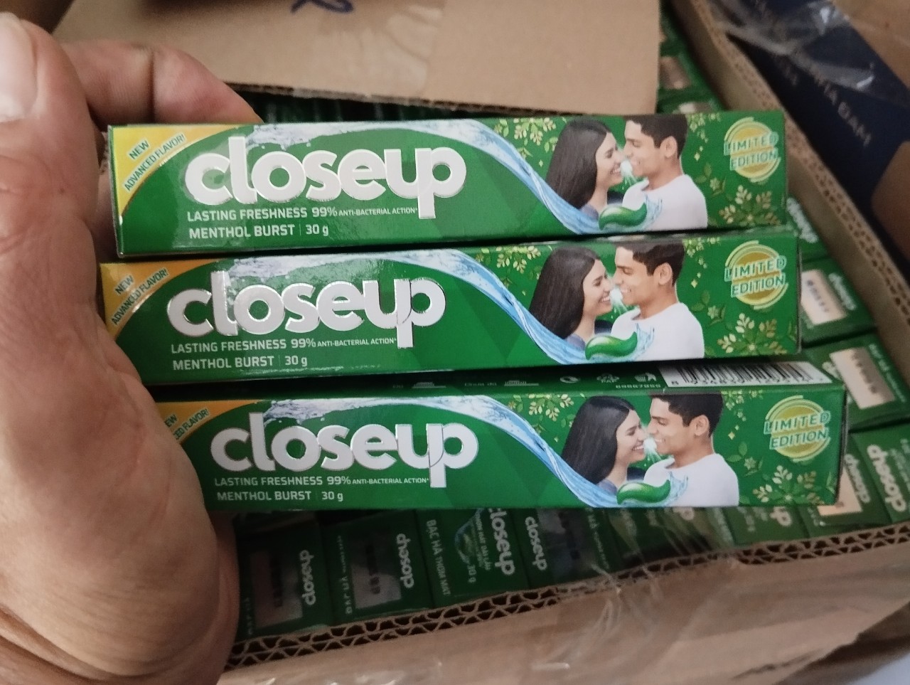 10 Tuýp kem đánh răng  Closeup Bạc Hà 50g