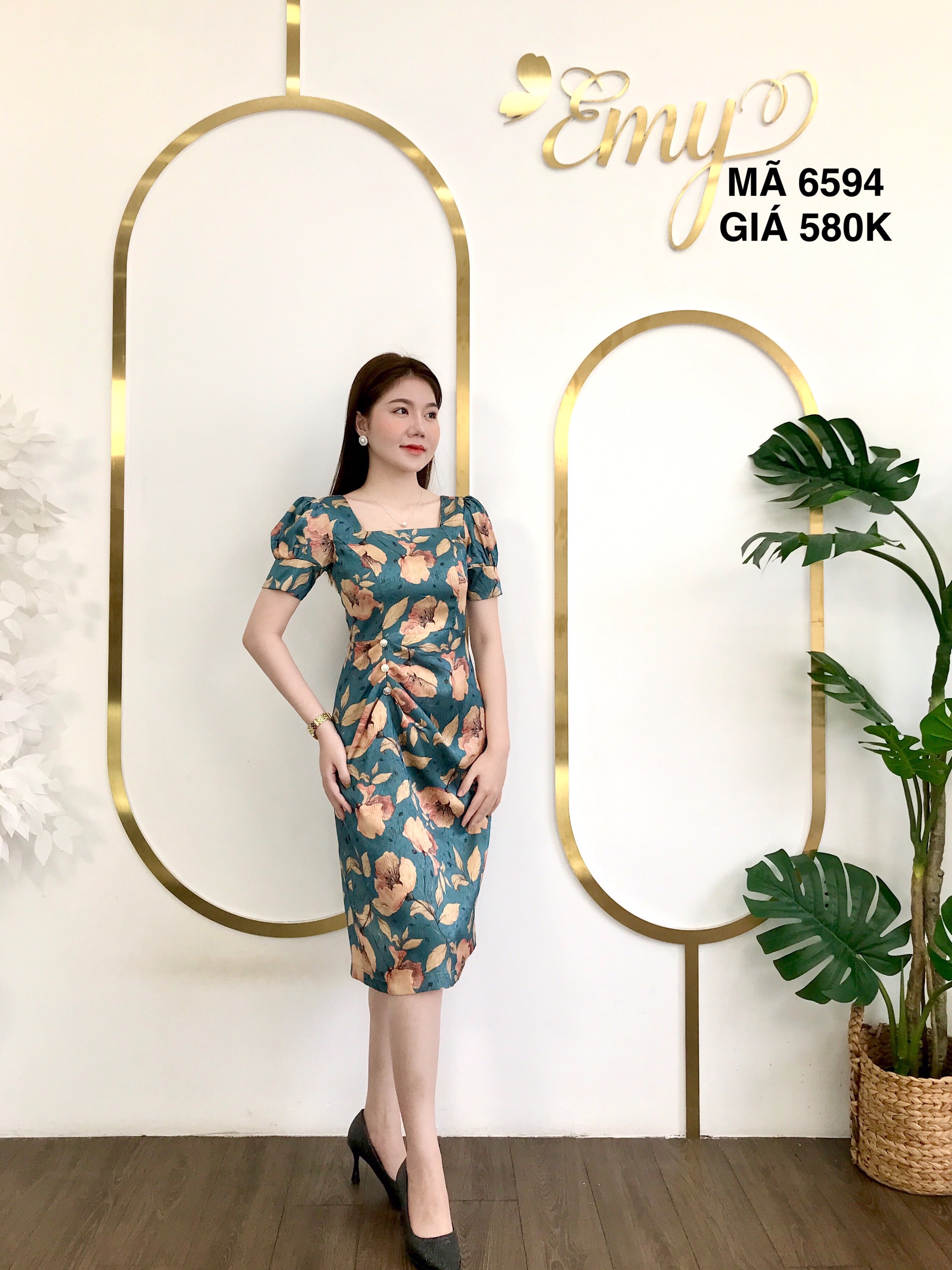 Váy EMY EM6594 Nữ Body Lụa Hoa Eo Đính Nút