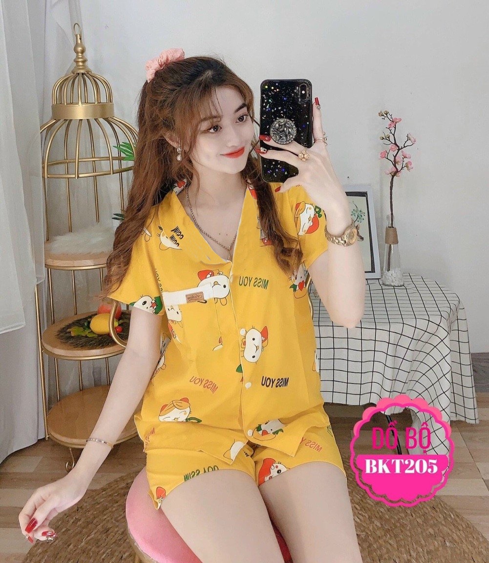Đồ Bộ Ngắn Vải Lụa Hàn Giao Đúng Màu Mẫu Hoạt Hình Ngẫu Nhiên Xinh Xắn Freesize dưới 53KG
