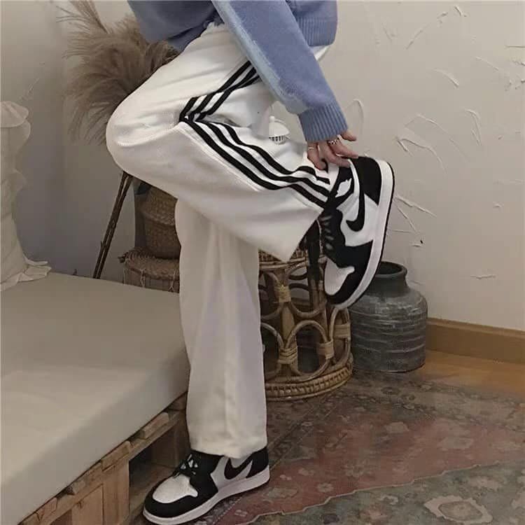 Quần Jogger Nam Nữ 3 Sọc Form Ống Rộng Để Suông Hoặc Rút Dây Bo Gấu Vải Mịn Mềm Mát Quần Joker Joger