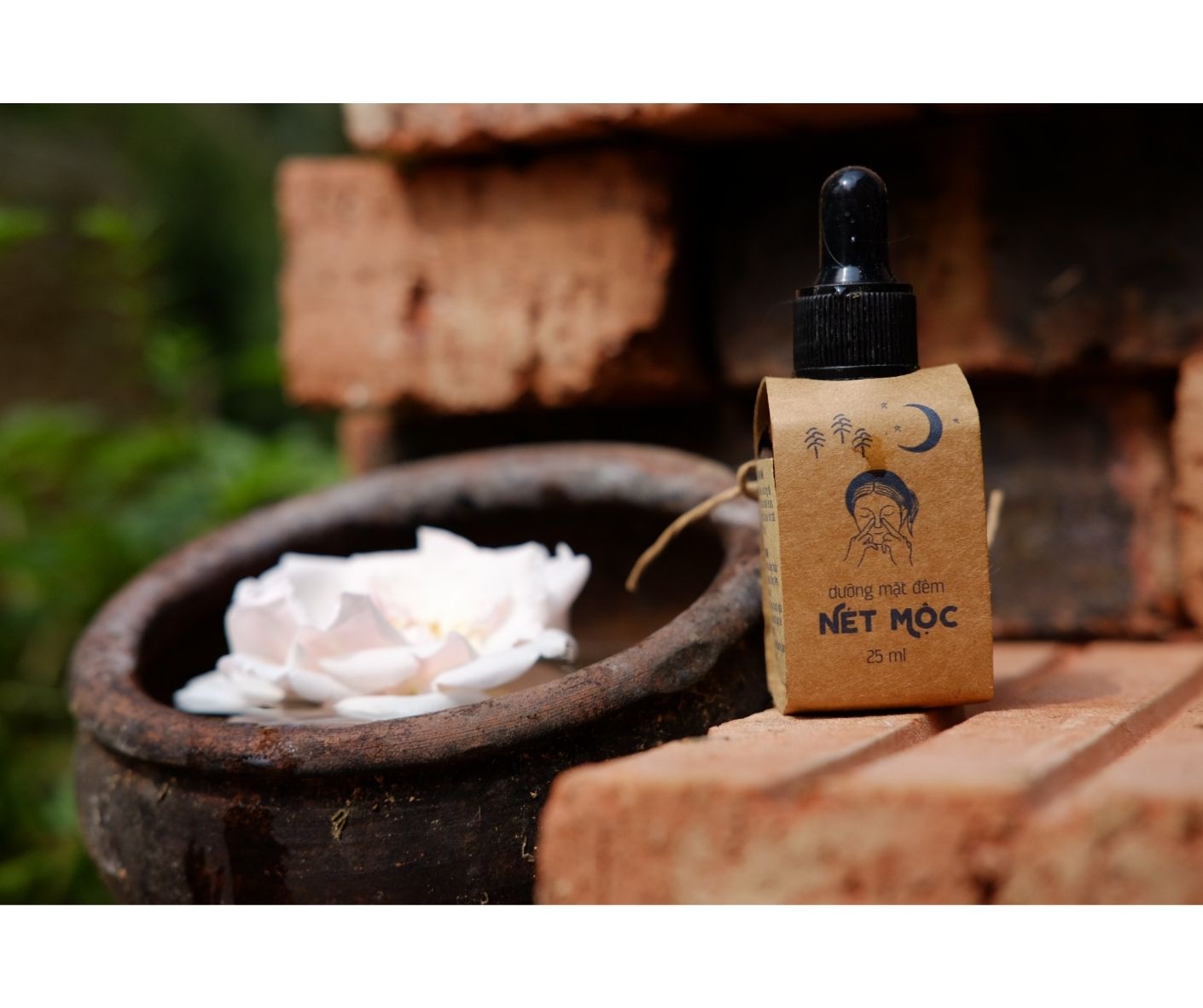 DƯỠNG MẶT ĐÊM NÉT MỘC (25ml - dầu mù u, dầu vừng và dầu hạt lanh) - VietHerb