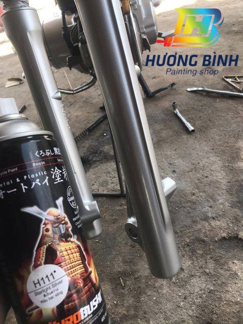 [COMBO] Sơn xịt Samurai màu Bạc Sáng - H111 với bóng K1K (combo lốc máy, chân xe,..)