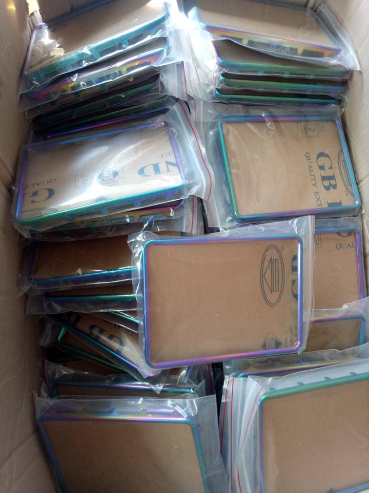 Bộ biển số titan lắp nhiều loại xe.(cả bộ gồm 1 viền titan,1 khung inox,1 mica chống nước)