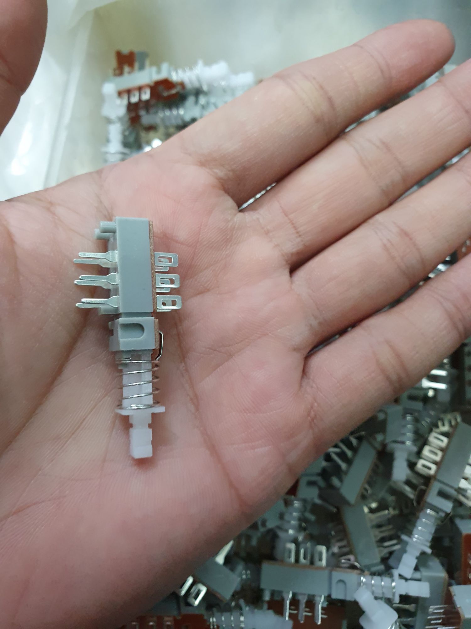 10 công tắc nhấn 6 chân