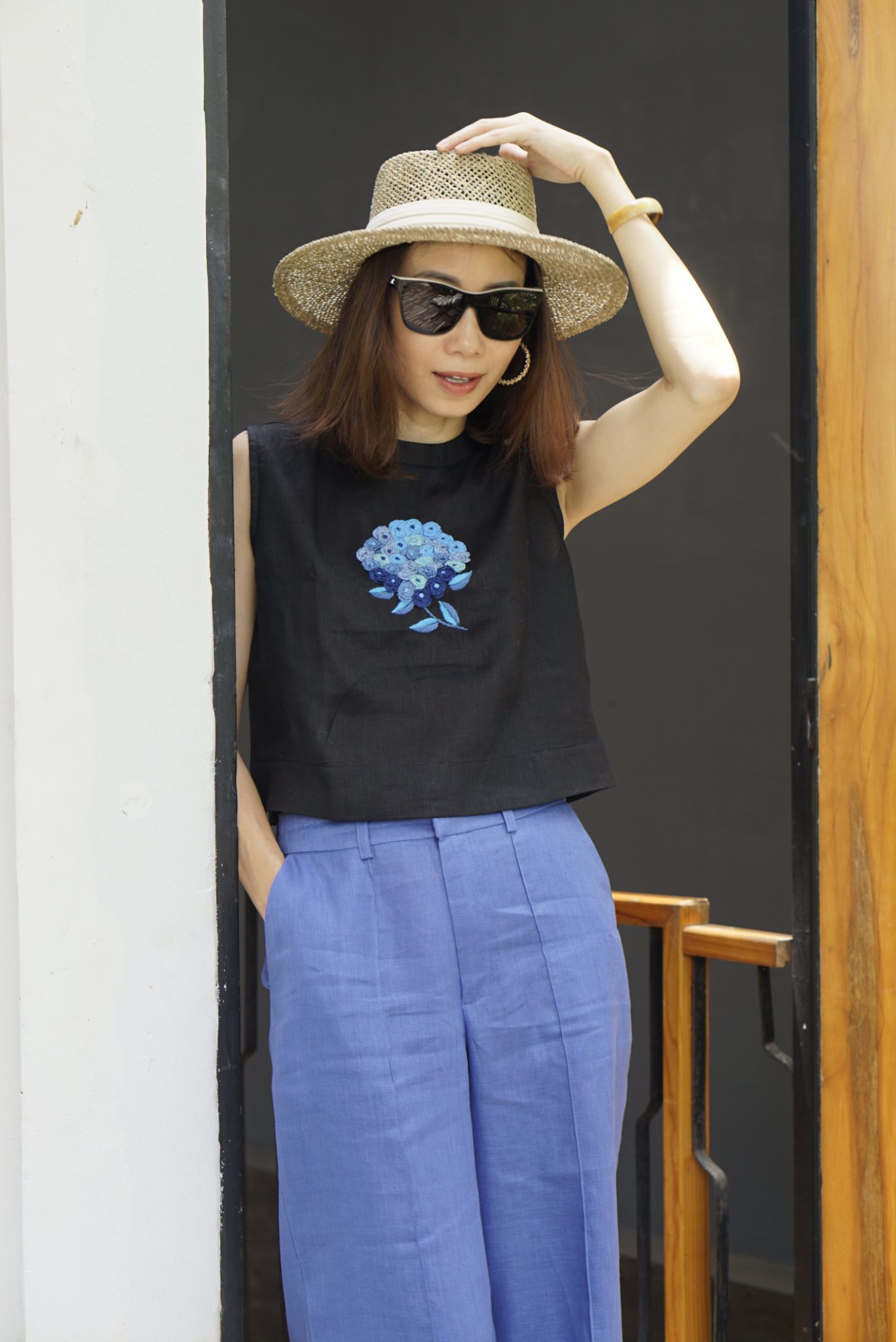 Áo linen cổ lọ BRITNEY Embroidery - MaxMessi