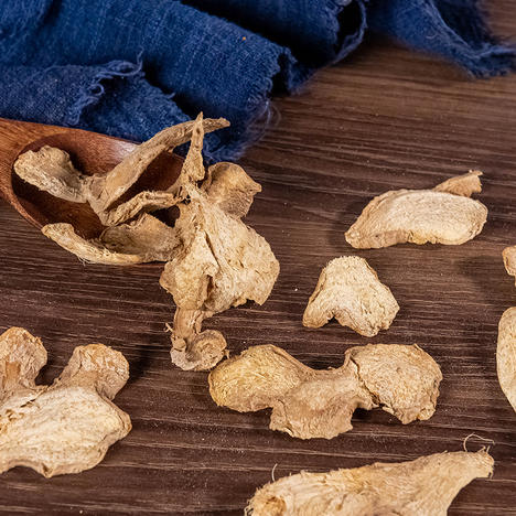 Gừng sấy khô thái lát Tấn Phát 500g - Chuyên dùng để pha trà và sắc nước uống cực kỳ hiệu quả