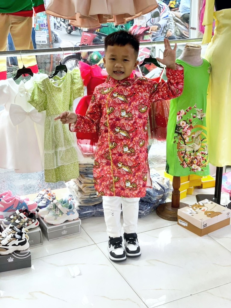 Áo dài lụa trai ( không kèm quần ) cho bé 10-20kg