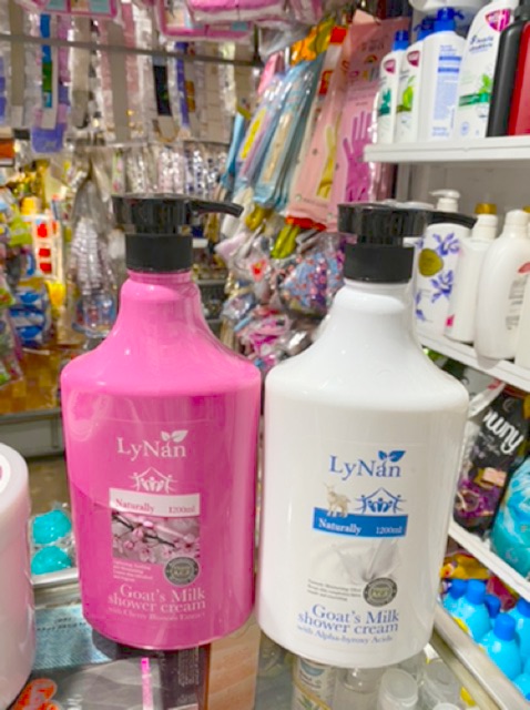 [HCM]Sữa tắm thơm LyNan 1200ml- Malaysia