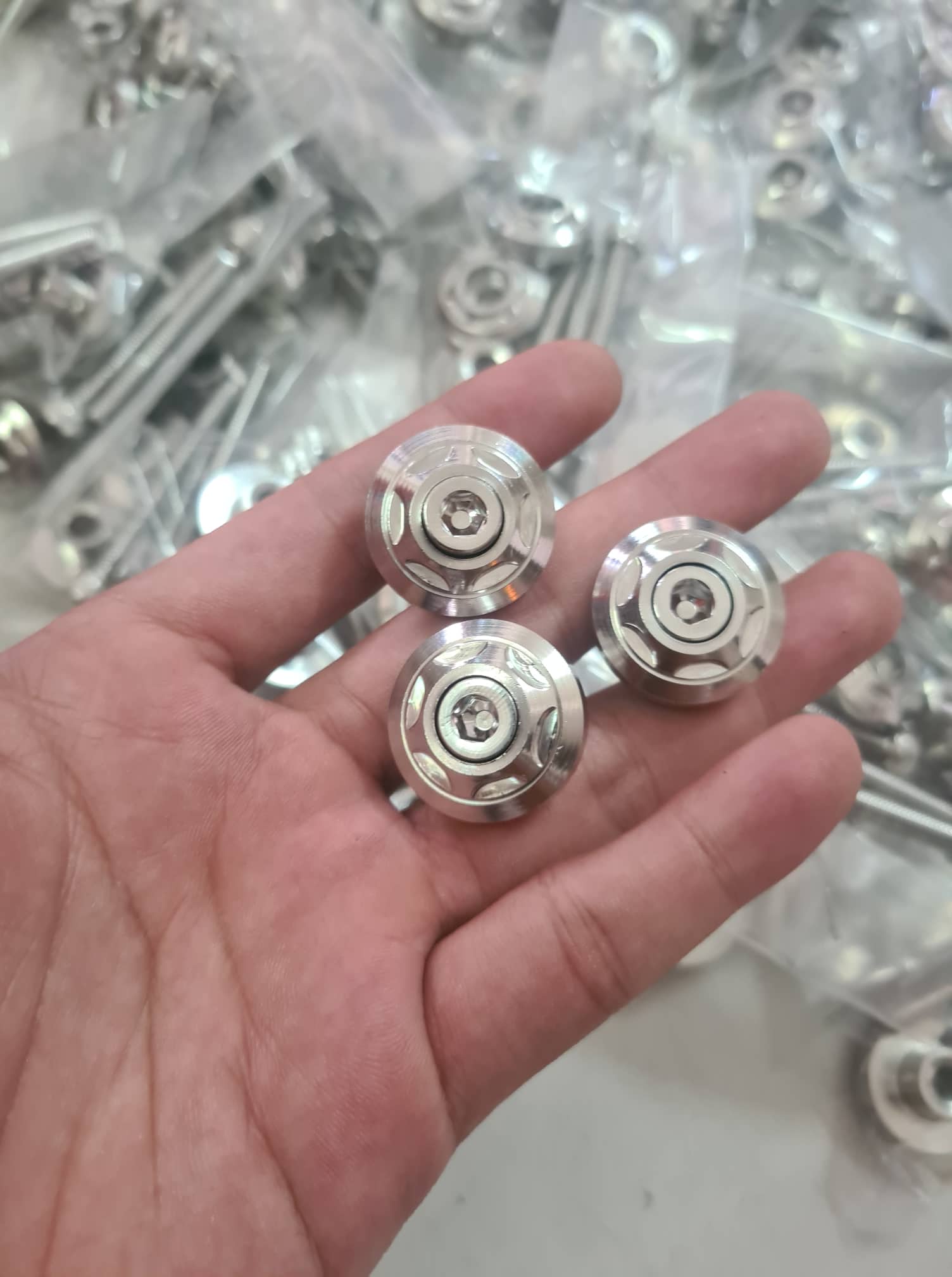 Bộ khâu gắn rổ inox 304 kèm ốc