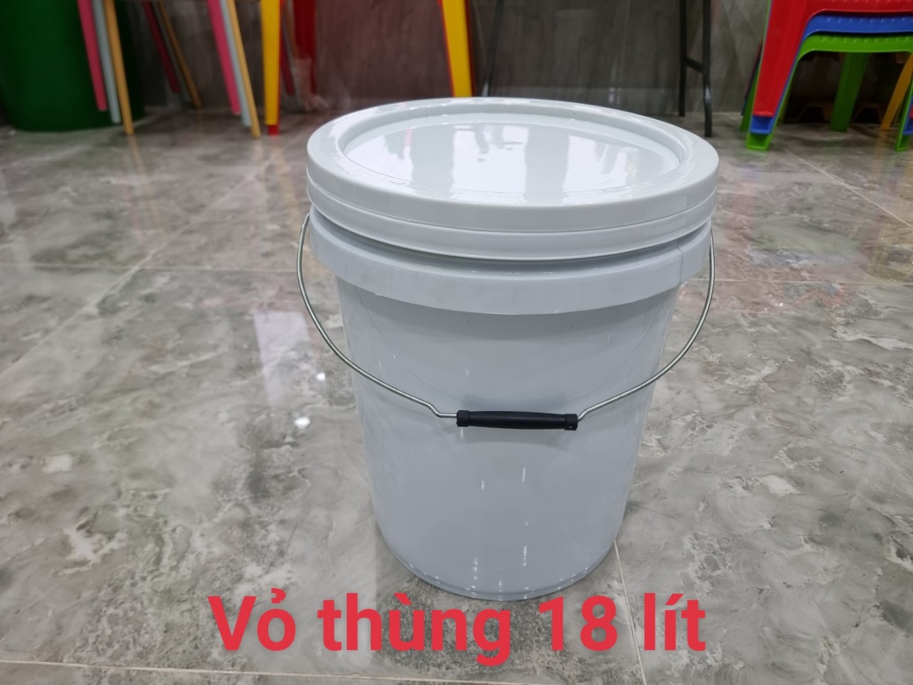 Mới 100% vỏ thùng nhựa đựng sơn, đựng hoá chất, đựng nước cao cấp 10l 18l 22l có nắp chống cậy mở