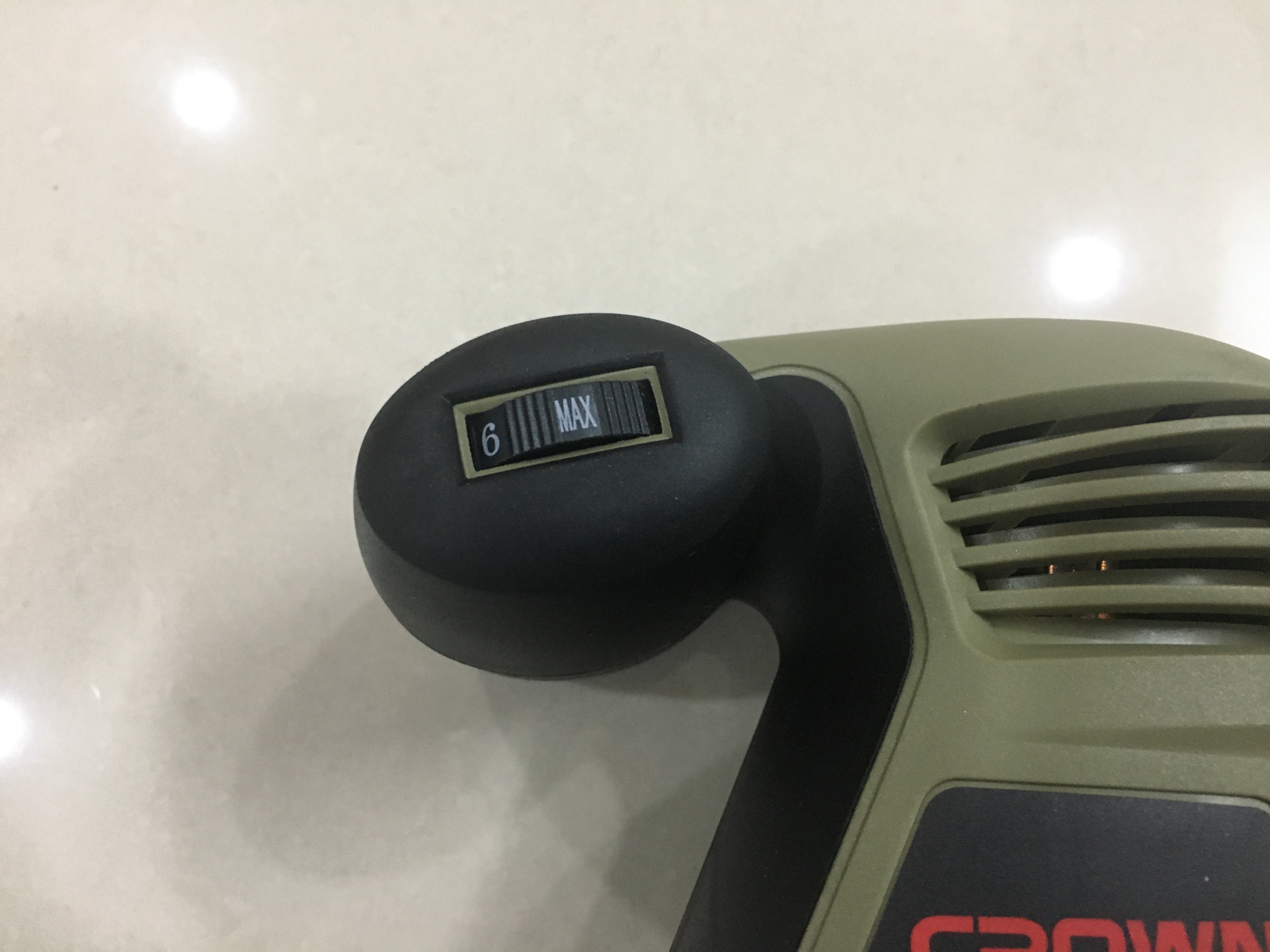 Máy chà nhám rung Crown CT13400
