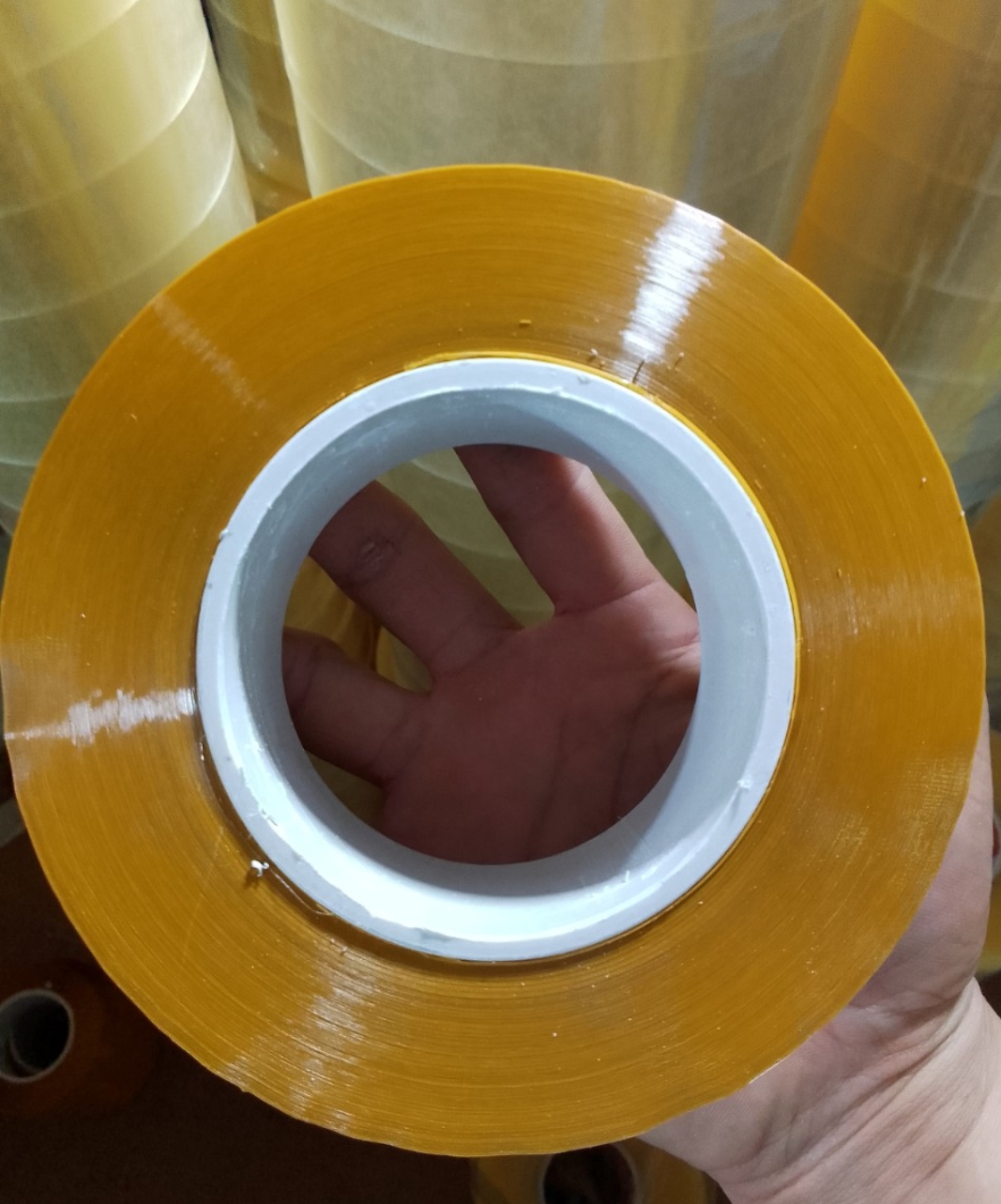 Băng dính 0.5kg lõi siêu mỏng