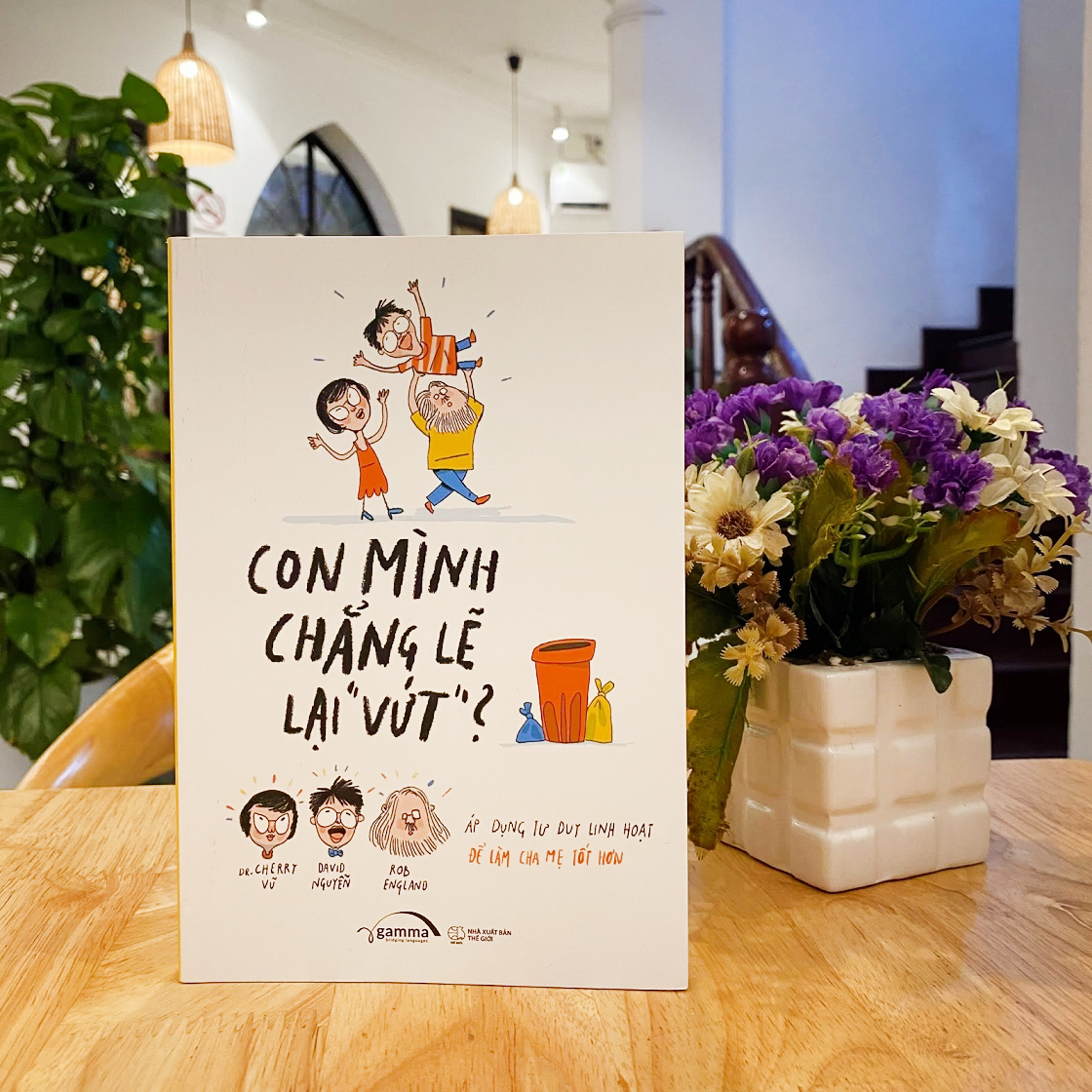 Sách - Con Mình Chẳng Lẽ Lại Vứt 159K