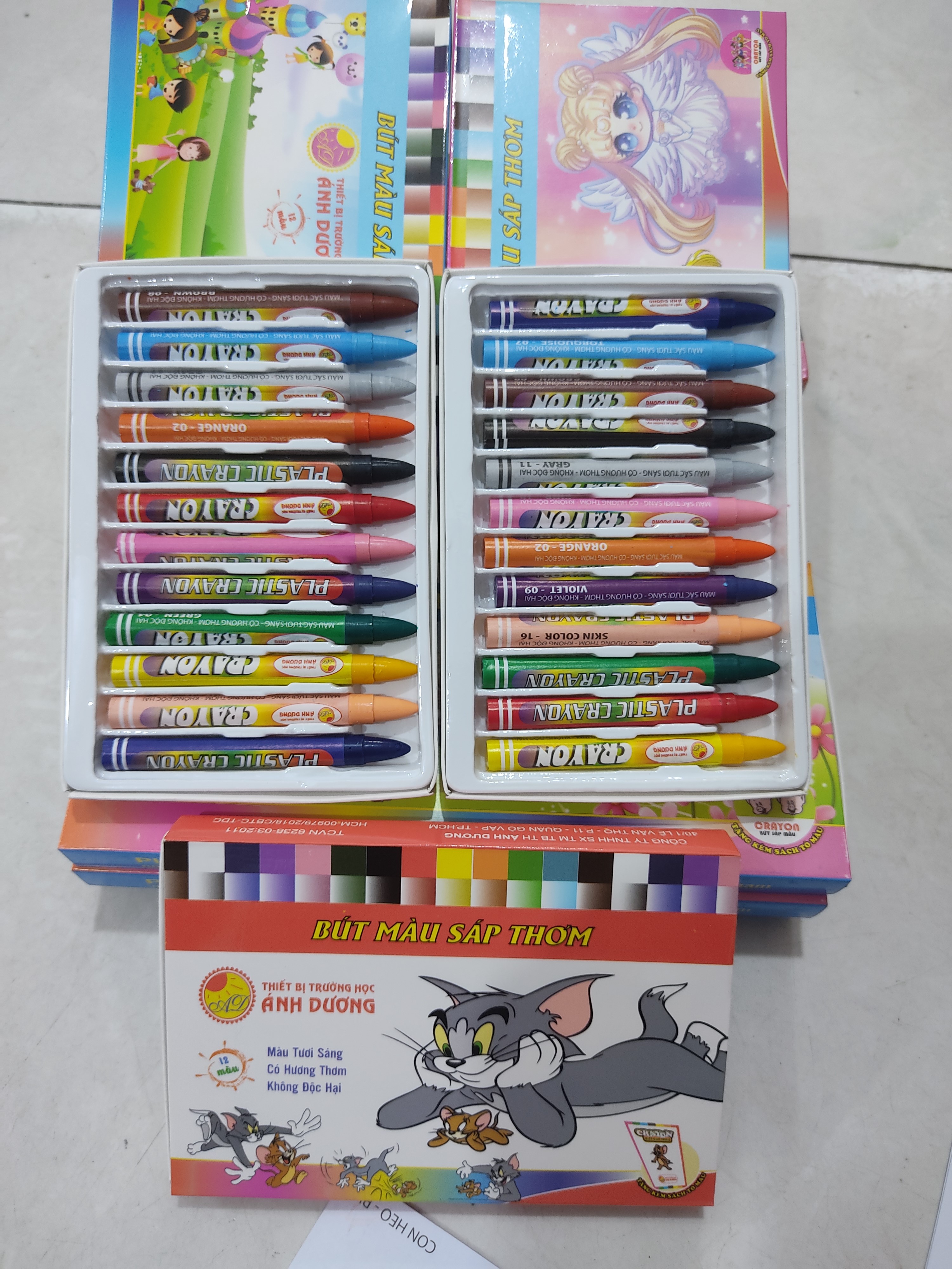 Bút sáp thơm Ánh Dương 12 mầu