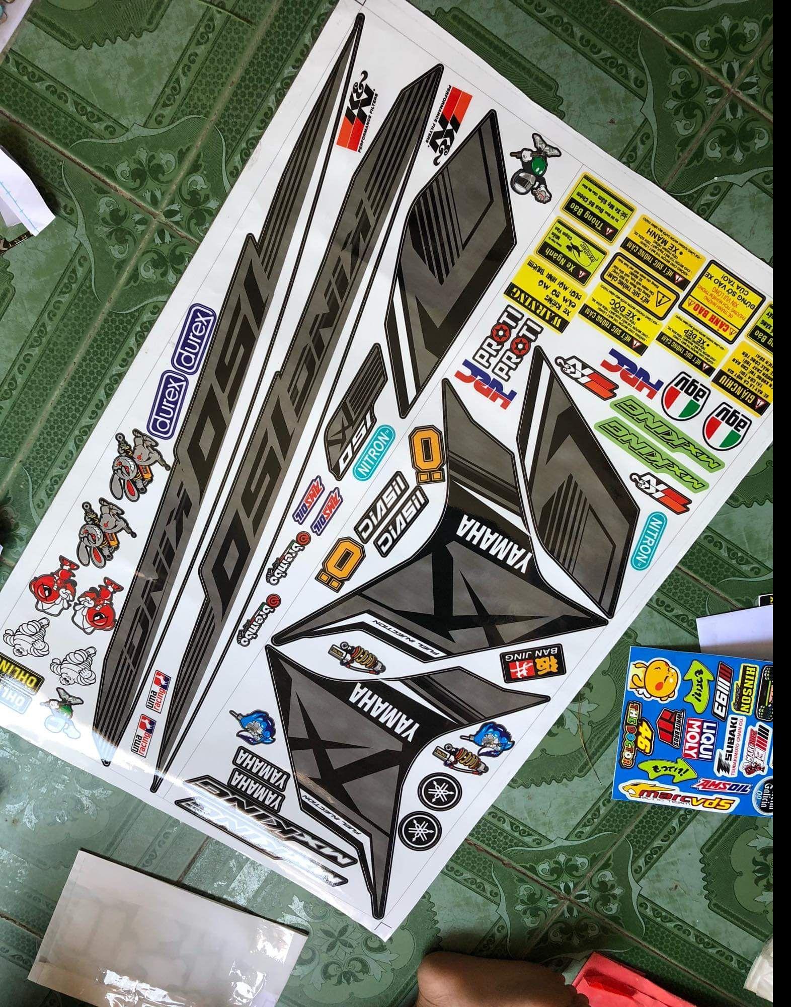 Tem xe Exciter 150 tặng logo