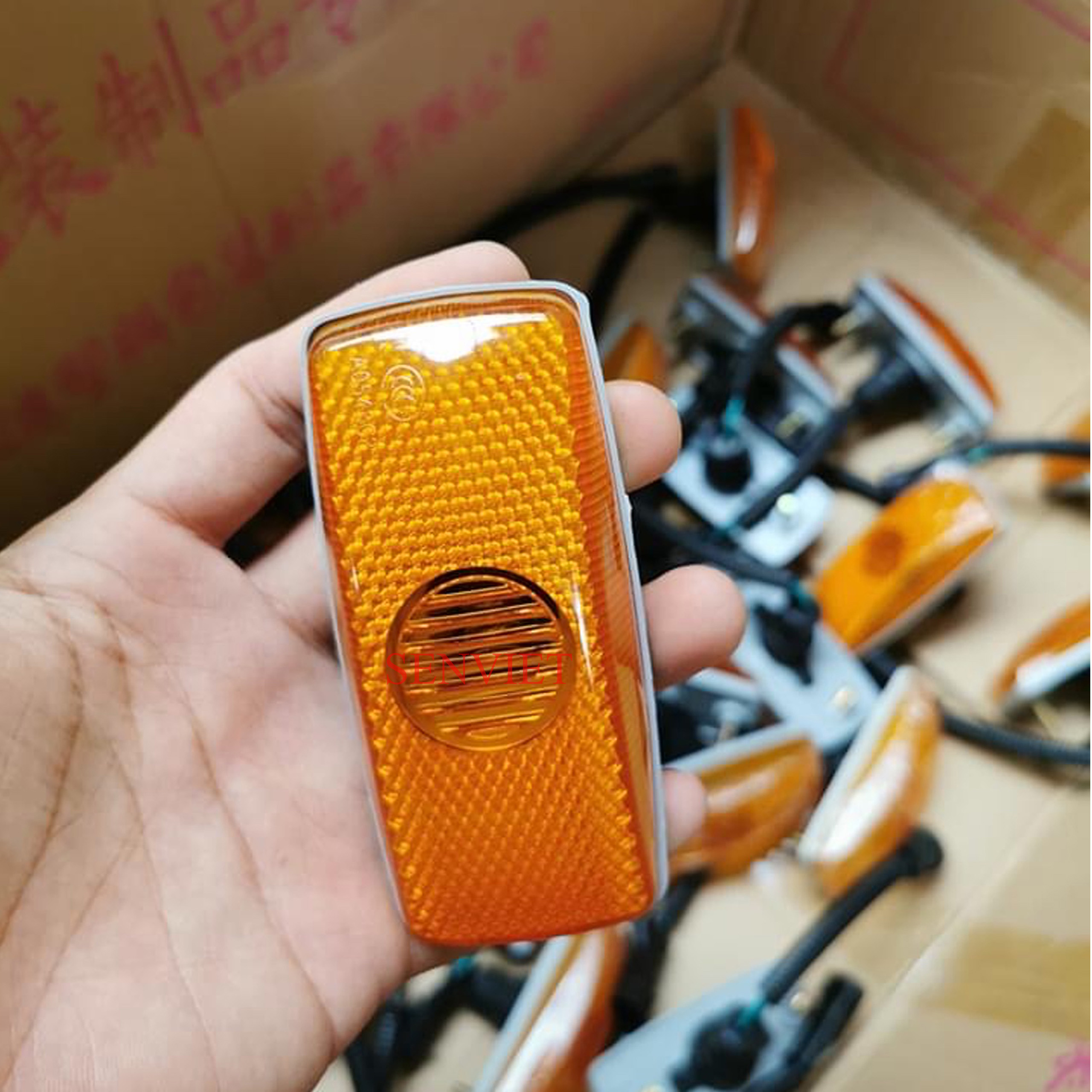 Đèn Xi Nhan Các Dòng Xe Howo (Đèn Sườn Xe Howo)