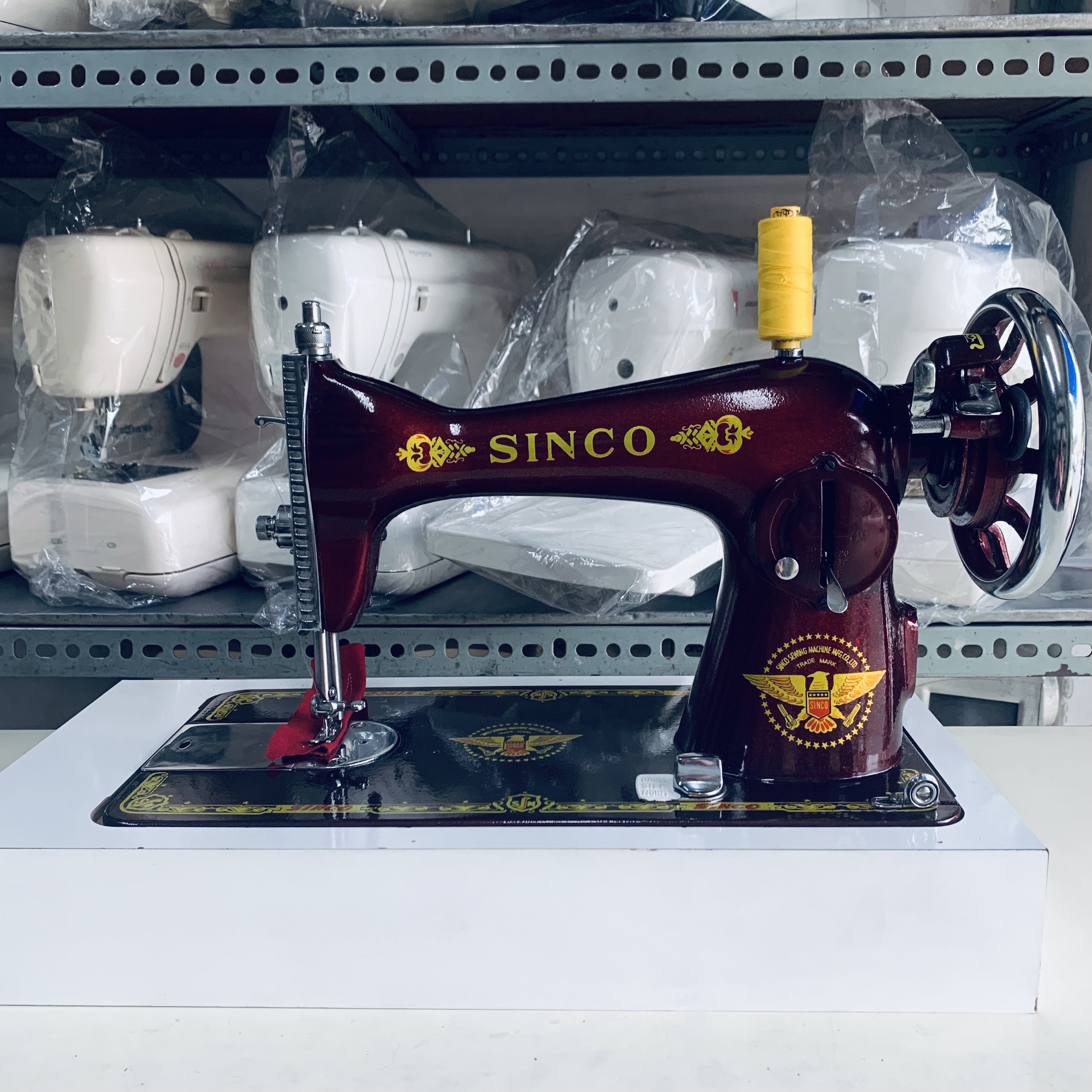 MÁY MAY GIA ĐÌNH CỔ ĐIỂN TRUYỀN THỐNG