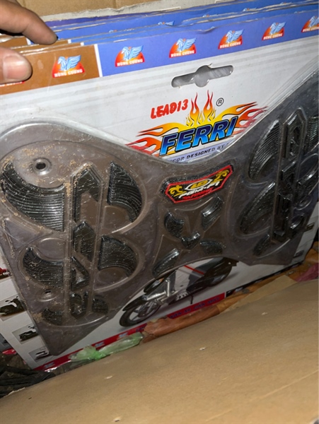 2013-2016 lead tray stainless steel foot mat for lead 125 now 2017-2021 lead rug, polished stainless steel, beautiful pattern