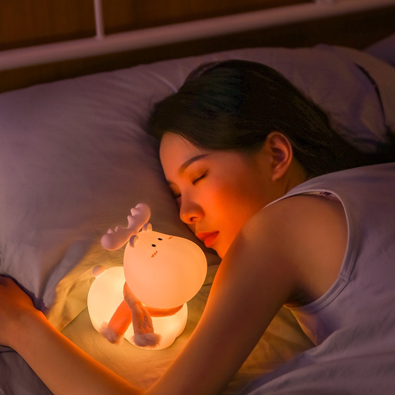 Đèn ngủ tuần lộc silicon đáng yêu