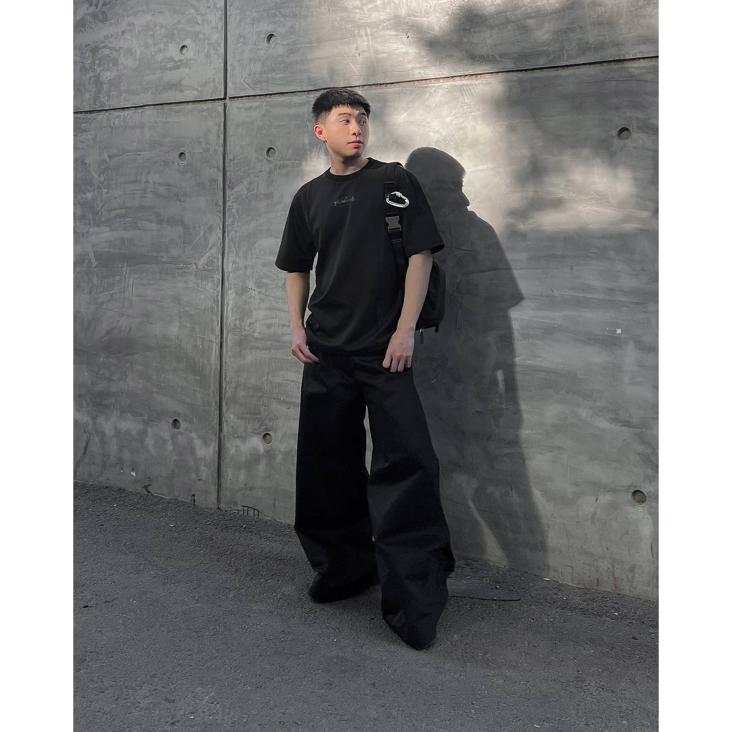 Basic Logo Tee - Áo Thun Unisex Tay Ngắn Màu Trắng/Đen Thun Poly Ít Nhăn Eight Studio
