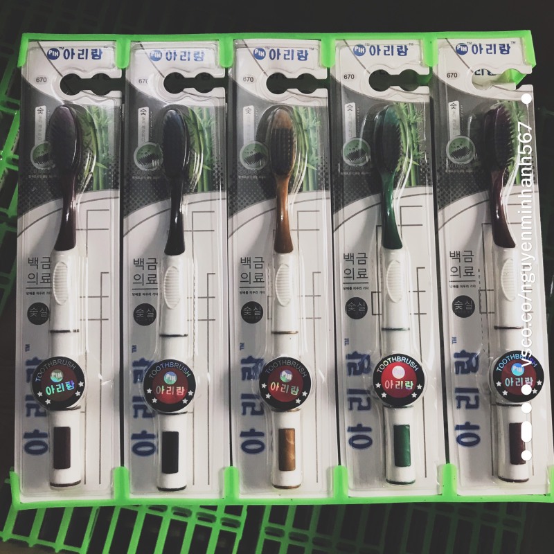 Bộ 10 bàn chải đánh răng Than hoạt tính công nghệ Hàn Quốc