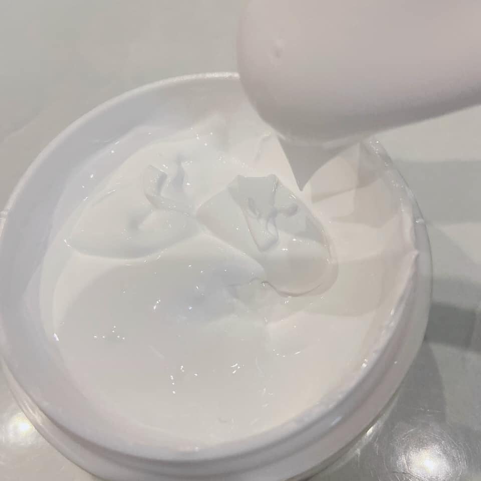 Kem Body Miu Miu <Tặng 1 Kích Bong Da>