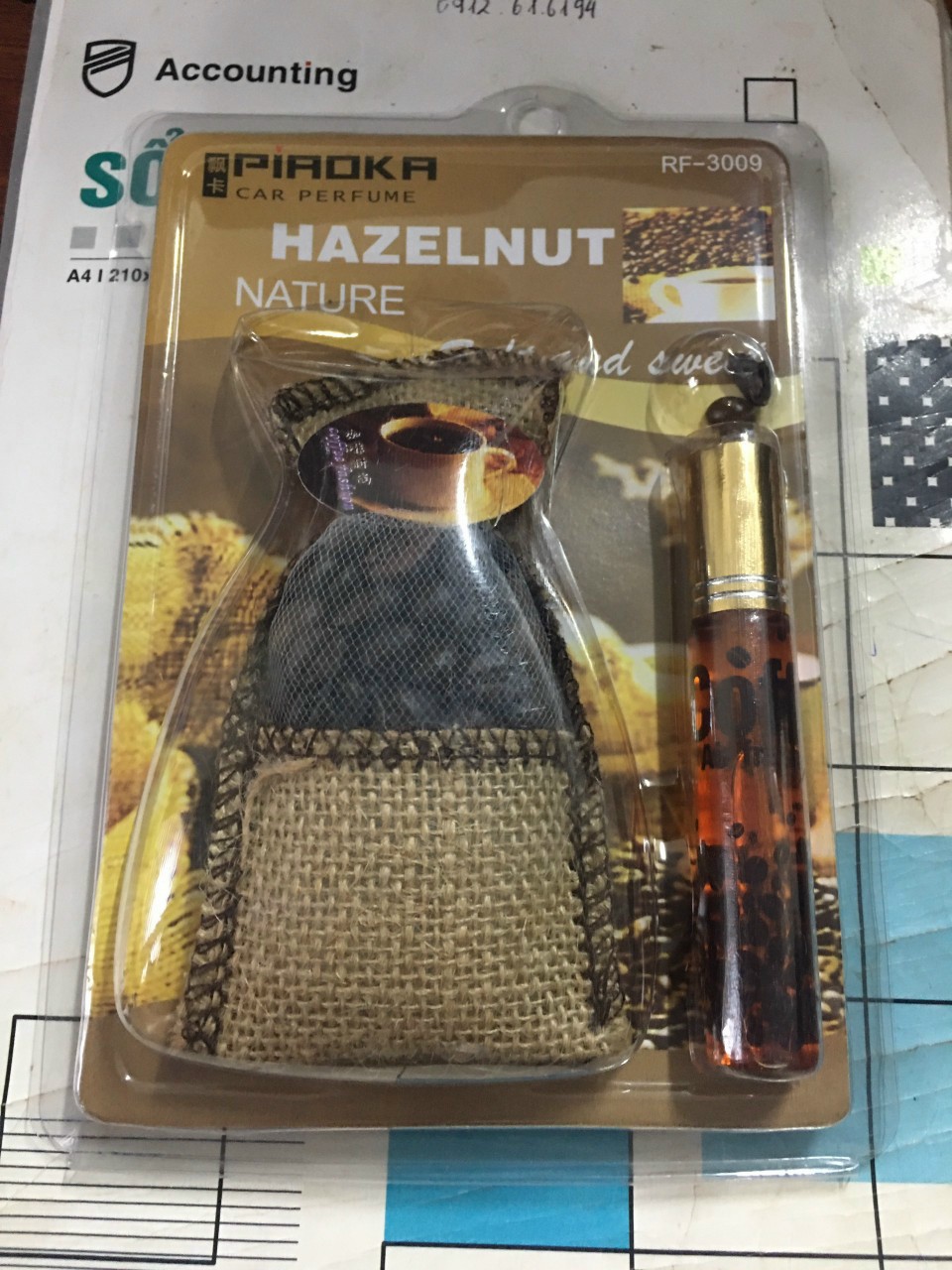 Combo túi cafe treo và lọ tinh dầu cafe hazelnut hương thơm khử mùi treo trên xe ô tô