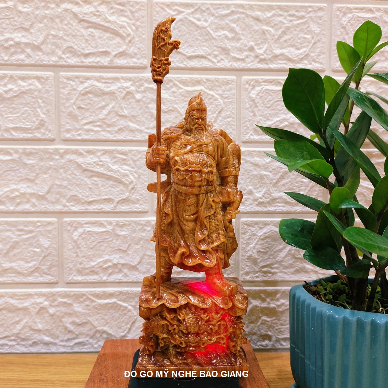 Tượng quan công gỗ huyết long cao 20 cm