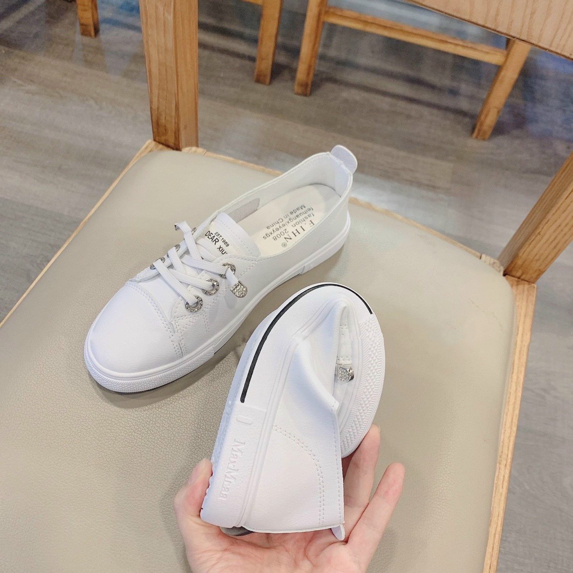 Giày slipon mềm êm nhẹ tênh năng động