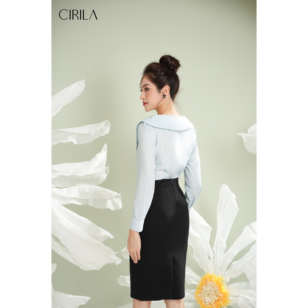 Áo sơ mi cổ V cách điệu xanh pastel Peony [CIRILA BY RIMMY]