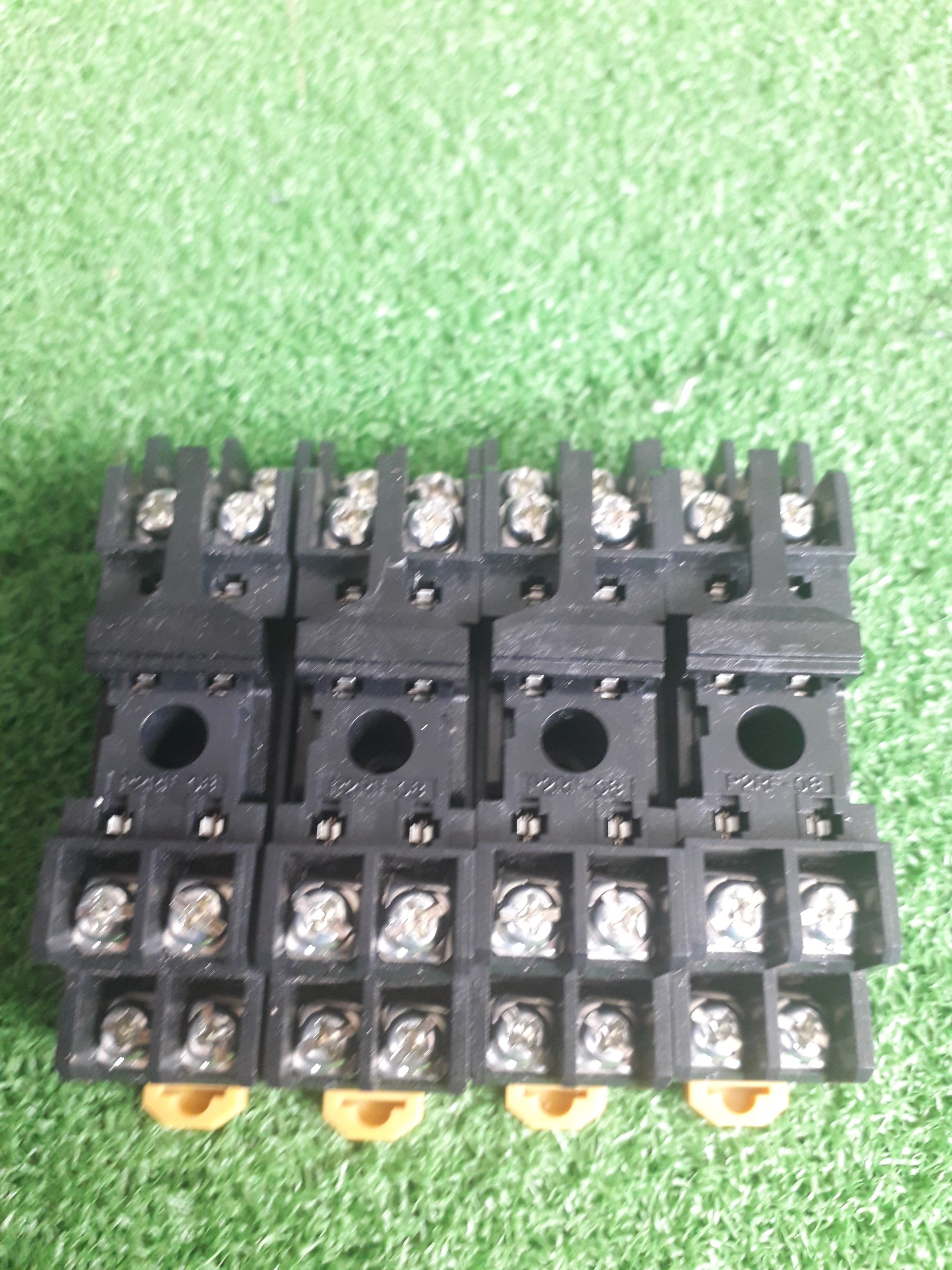 [HCM]Đế rơ le P2RF-08 Omron ( Dùng cho relay G2R-2-SND)
