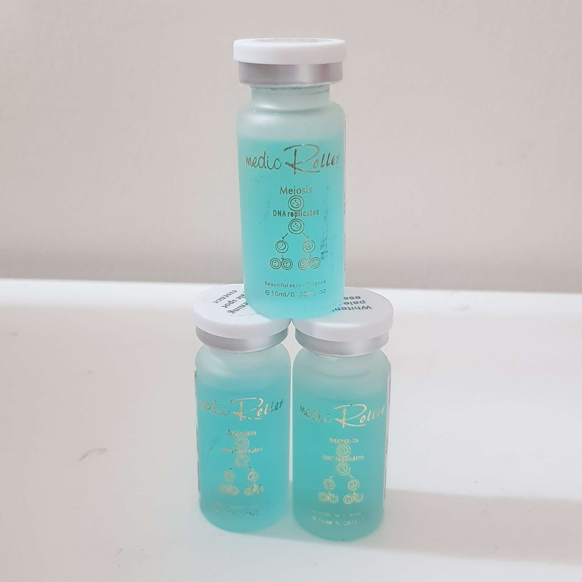 Serum làm mờ vết thâm Medic Roller