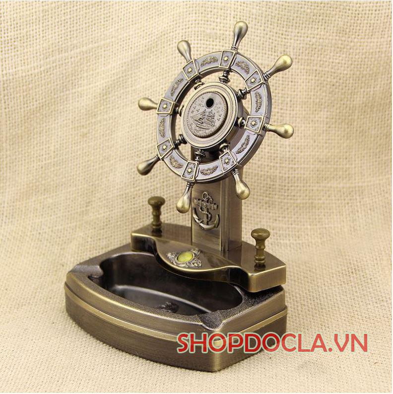 Gạt tàn thuốc lá hình vô lăng, bánh lái thuyền buồm 2 in1 kim loại mạ đồng cao cấp, nạp ga sử dụng lâu dài ( không gas )