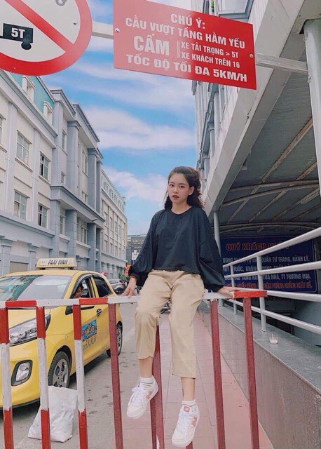 Áo croptop tay rộng