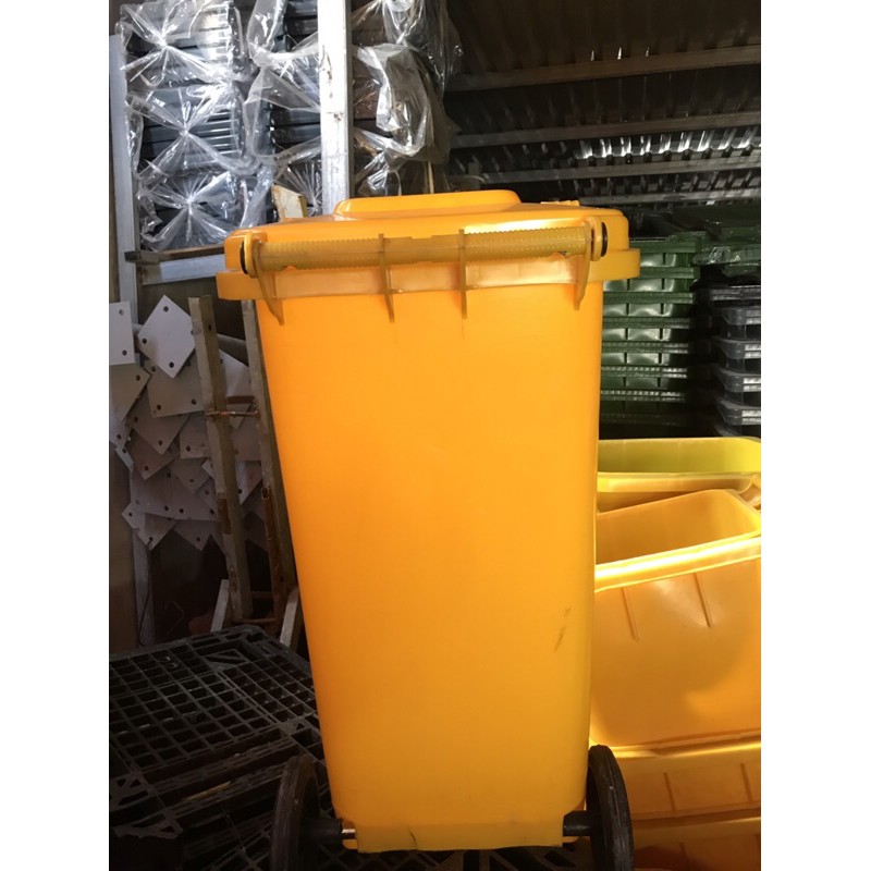 Thùng Rác Nhựa Vàng 120L