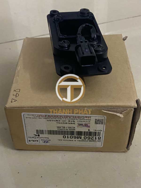 CÔNG TẮC MỞ CỐP HẬU CERATO 2019