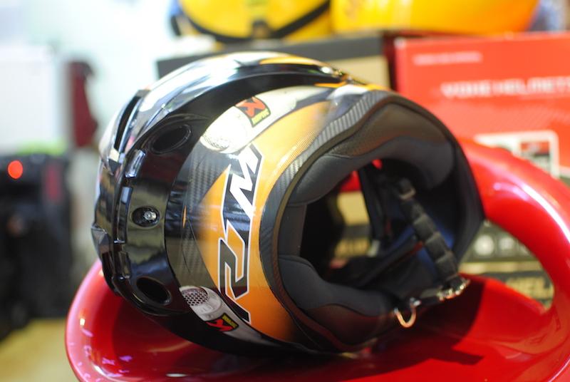 Tem Yamaha màu Cam dán mũ Fullface