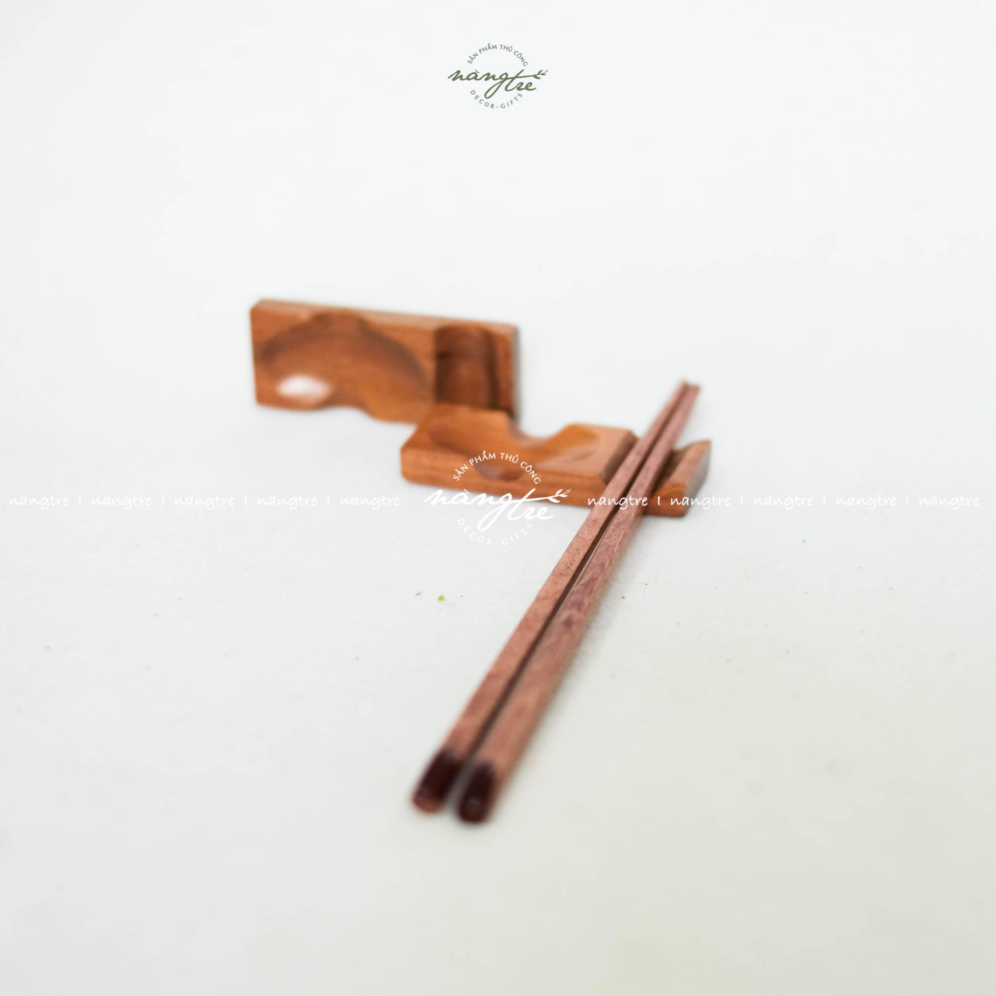 Kê đũa gỗ - gác đũa gỗ trang trí bàn ăn