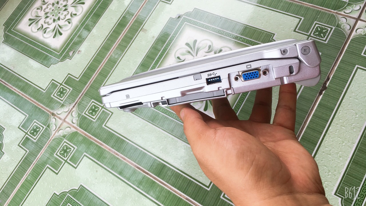 [HCM]Laptop  Panasonic  CF-N10 Core i5 đẳng cấp doanh nhân