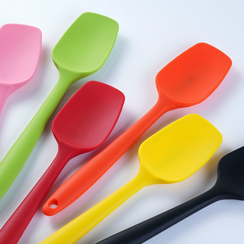 Phới Trộn Bột Làm Bánh Silicon Đủ Màu