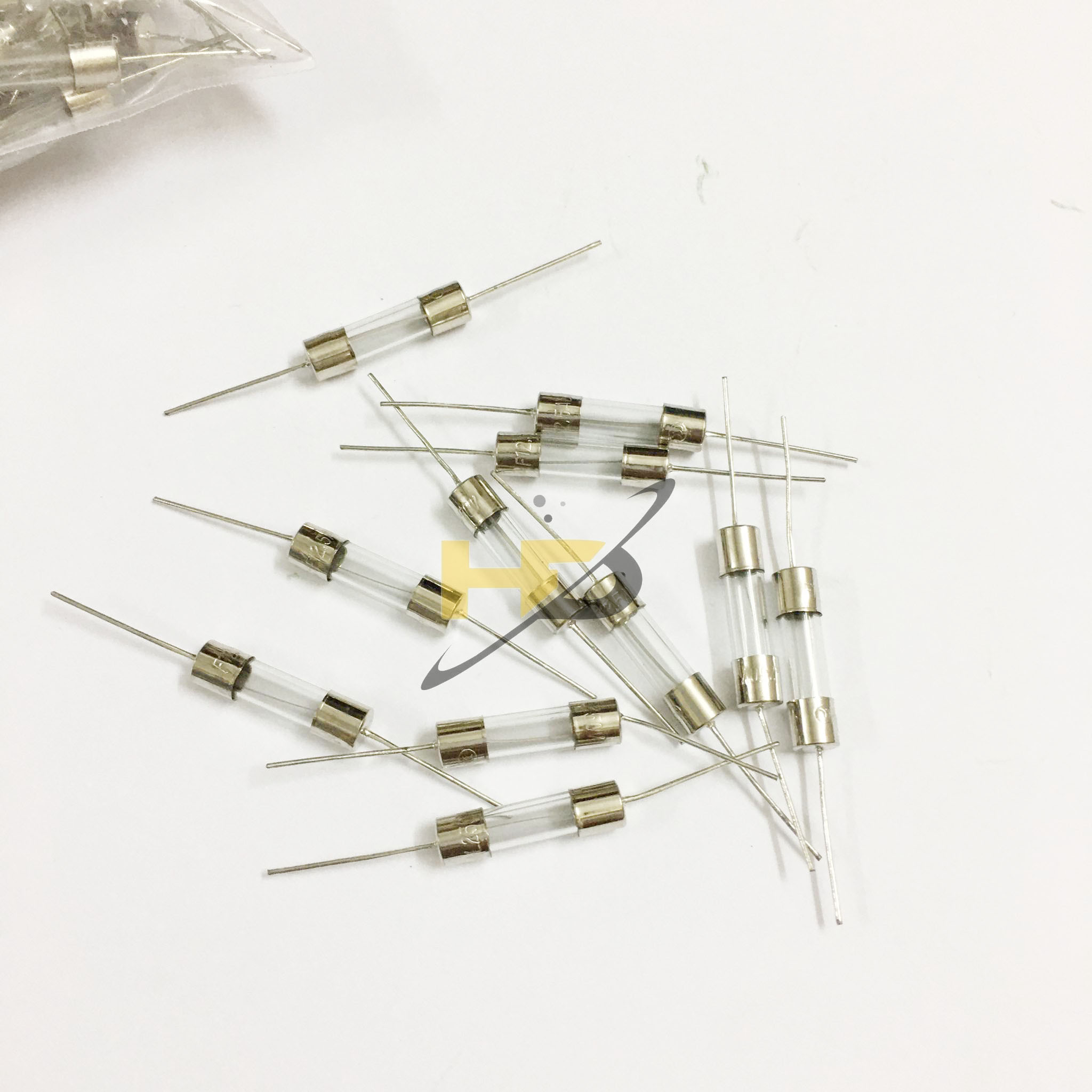 Linh Kiện Điện Tử, 10 Cầu Chì Chân Cắm F12.5A 250V 5x20mm