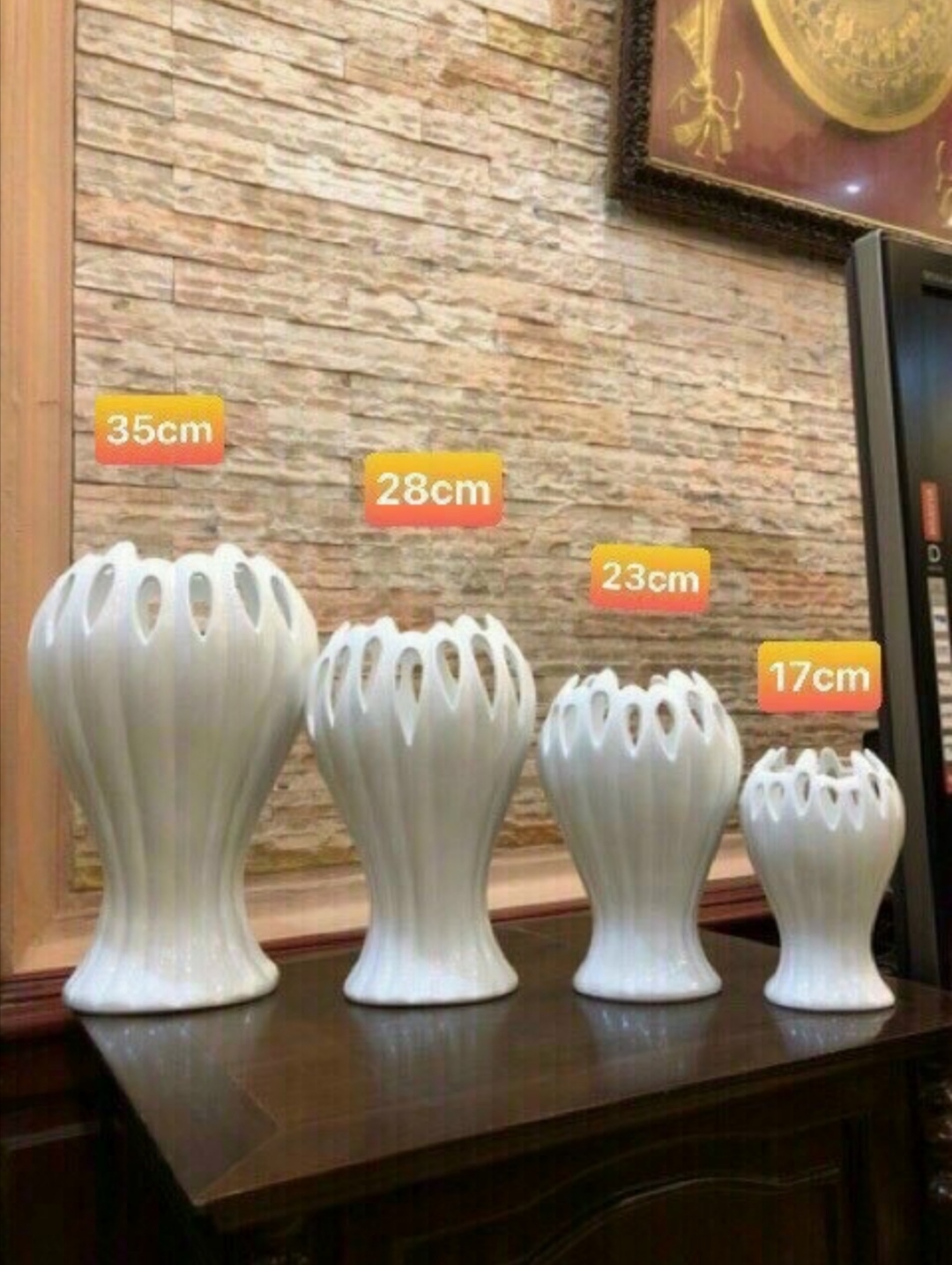 Lọ cắm hoa gốm sứ Bát Tràng hình bàn tay phật. Bình cắm hoa tươi, hoa khô trang trí để bàn. Size 35 cm. Cứ cắm hoa là đẹp