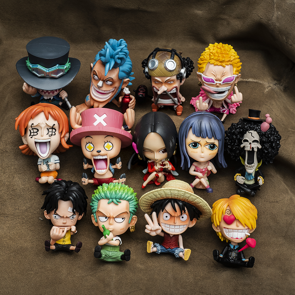 Các mô hình One Piece chibi của Luffy, Zoro, Ace và Sabo sẽ khiến bạn không thể rời mắt. Những nhân vật này được tái hiện với kích cỡ nhỏ, thiết kế ngộ nghĩnh và dễ thương. Nếu bạn muốn có một bộ sưu tập đầy đủ các nhân vật trong One Piece, hãy thêm các chibi này vào danh sách nhé!