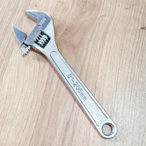 Mỏ lết thép si mờ size 8 inch dài 200mm mỏ lết chuyên dùng để giữ kẹp chặt vật dụng đai ốc một cách cố định