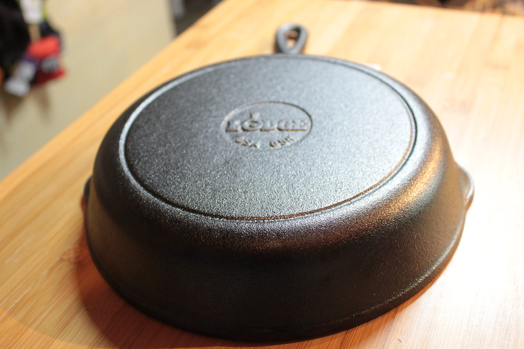 LODGE:  Chảo gang thô size 23cm